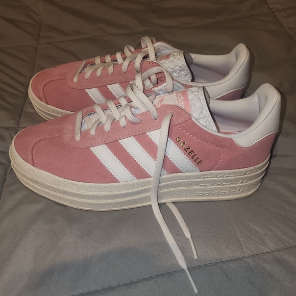 adidas Shoes - adidas Gazelle Platform Women's Sneakers - Pink & White